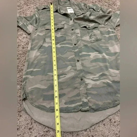 AMERICAN EAGLE OUTFITTERS Camo Boyfriend Fit Button Down Cover-up Shirt Medium - Picture 6 of 6